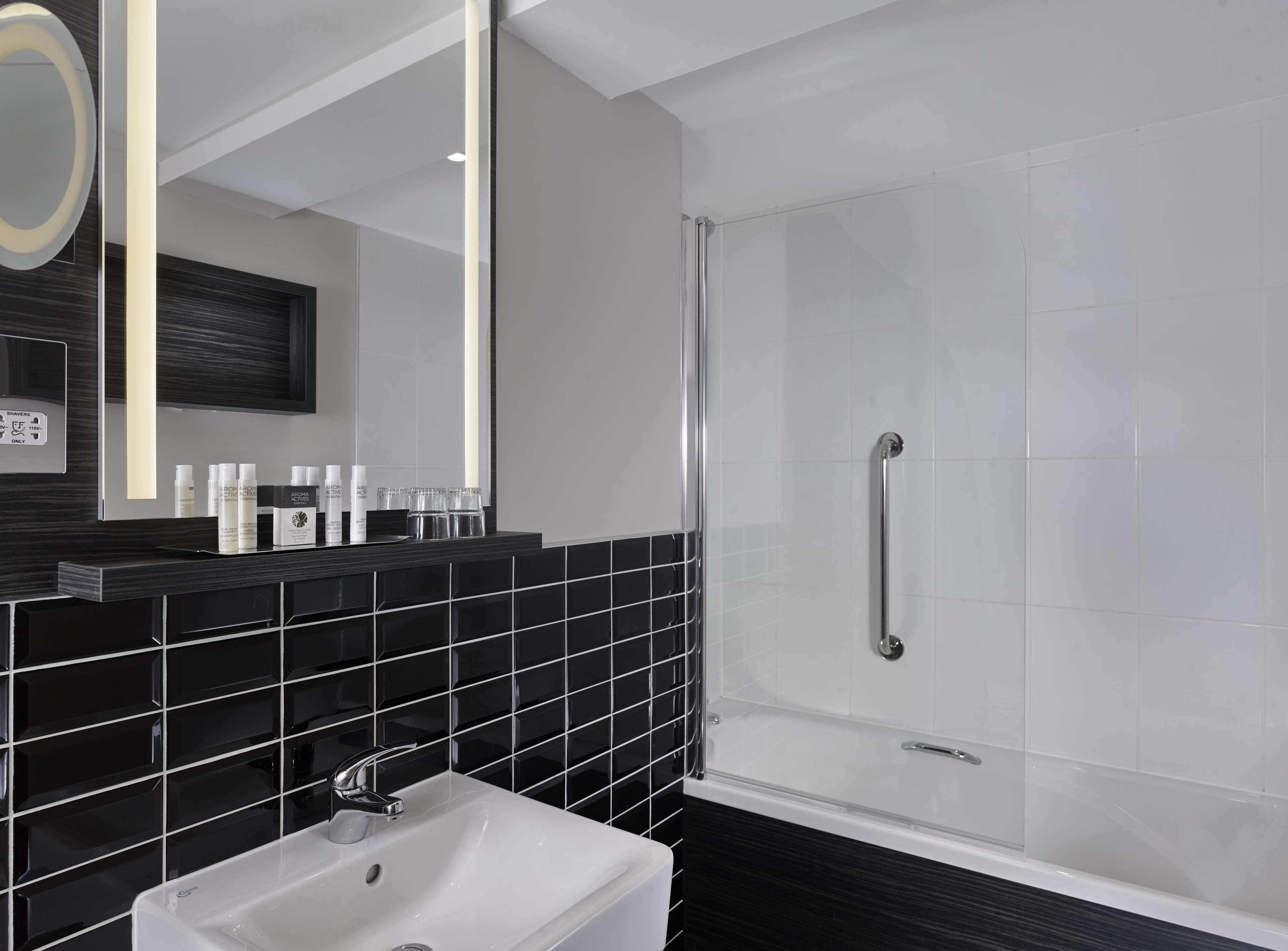 Doubletree By Hilton Coventry Building Society Arena Hotel Eksteriør billede